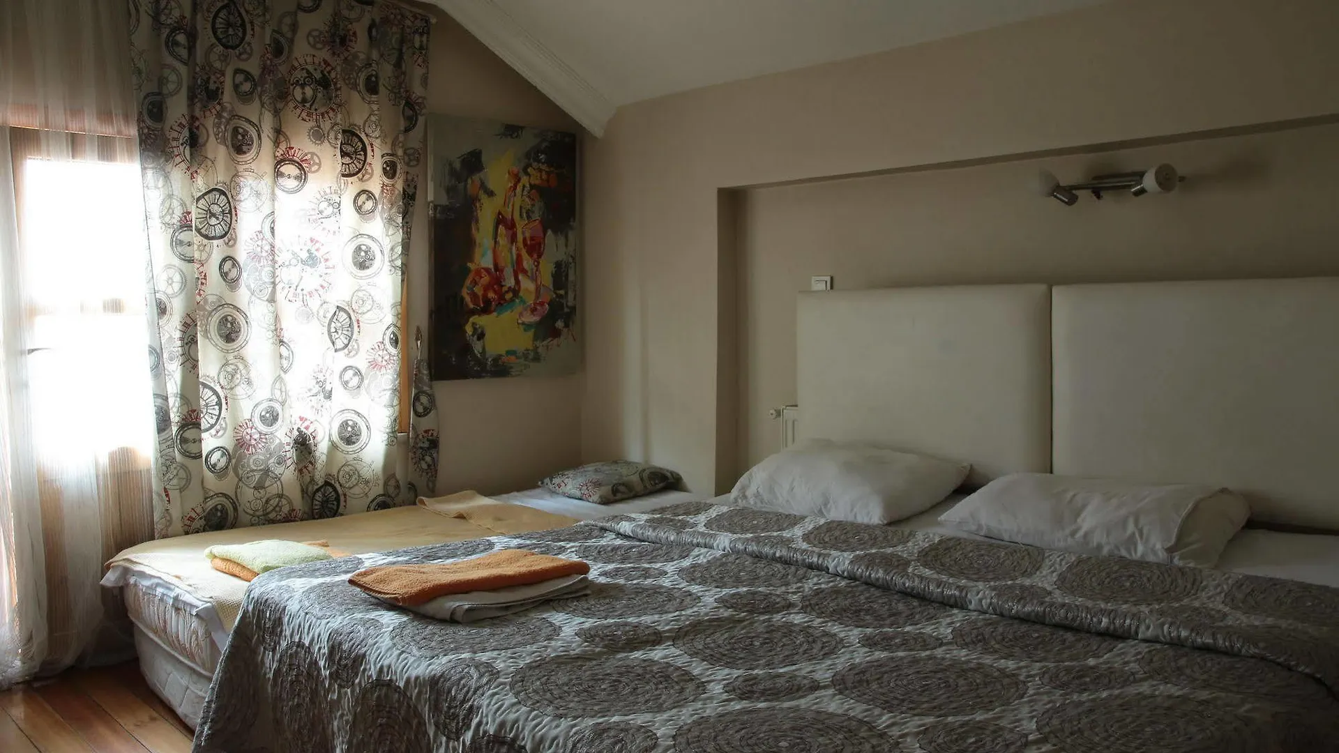 Eagles Budget Home Istanbul Bed & Breakfast