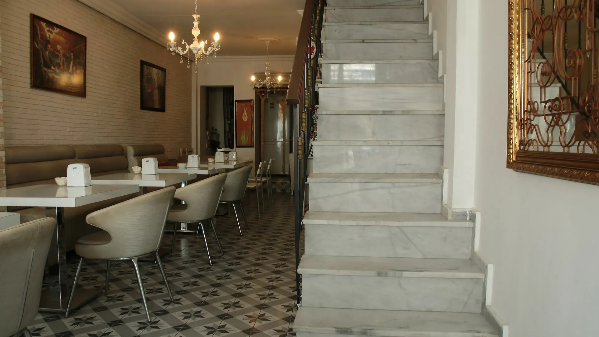 Eagles Budget Home Istanbul Bed & Breakfast